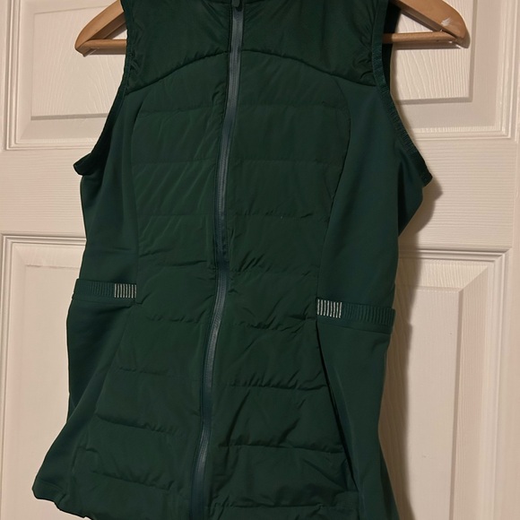 Lululemon Athletica Down for it all vest Size 6 - Picture 7 of 12